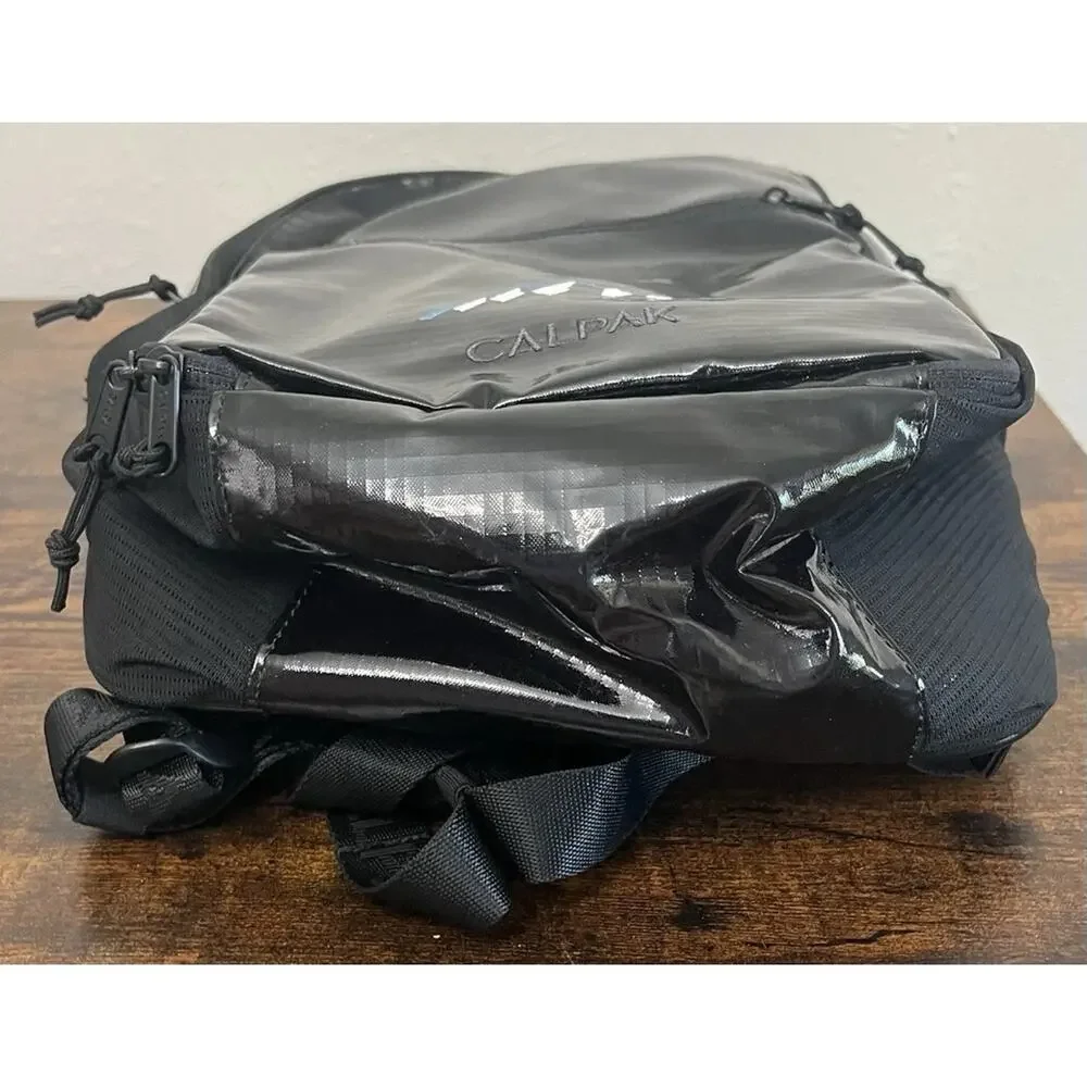 NWT Calpak Terra 16L Hydration Backpack OBSIDIAN